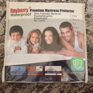 Royberry Waterproof Hypoallergenic Premium Mattress Protector Size Queen